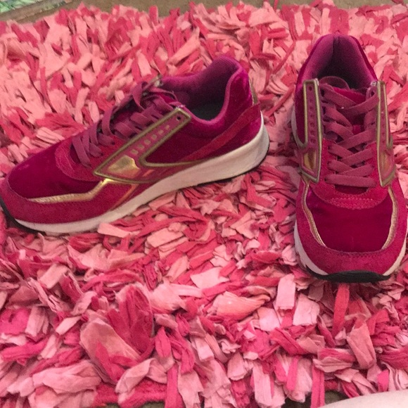 brooks shoes cross trainers